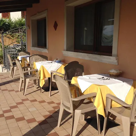 La Scogliera Frühstückspension 3*