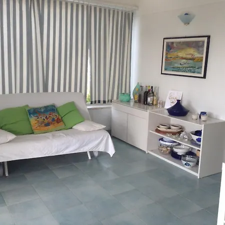 Bed & Breakfast La Scogliera 3*